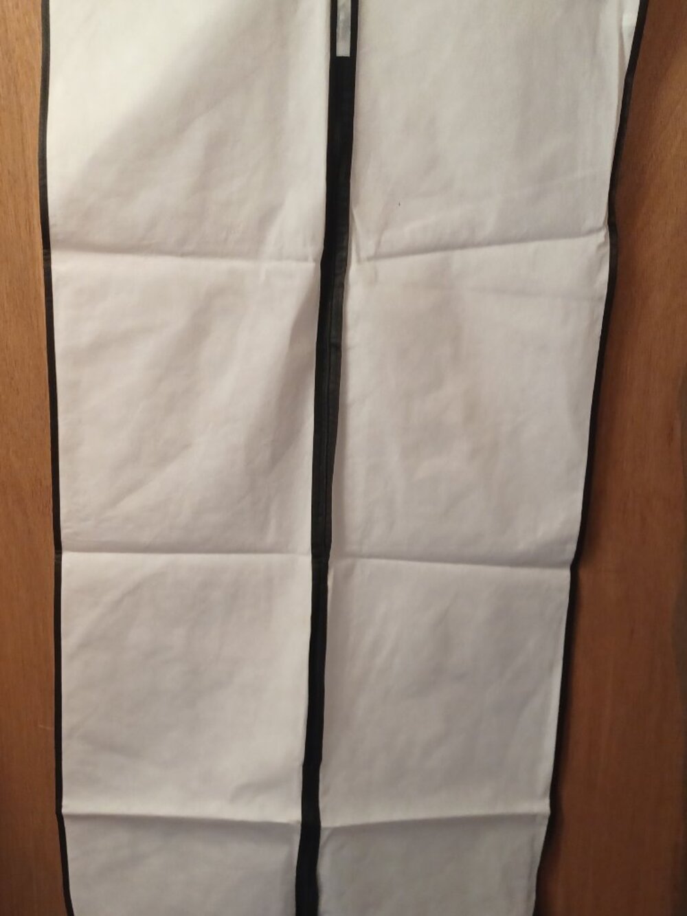 Le Chateau Dust- Proof Hanging Garment Storage Bag
